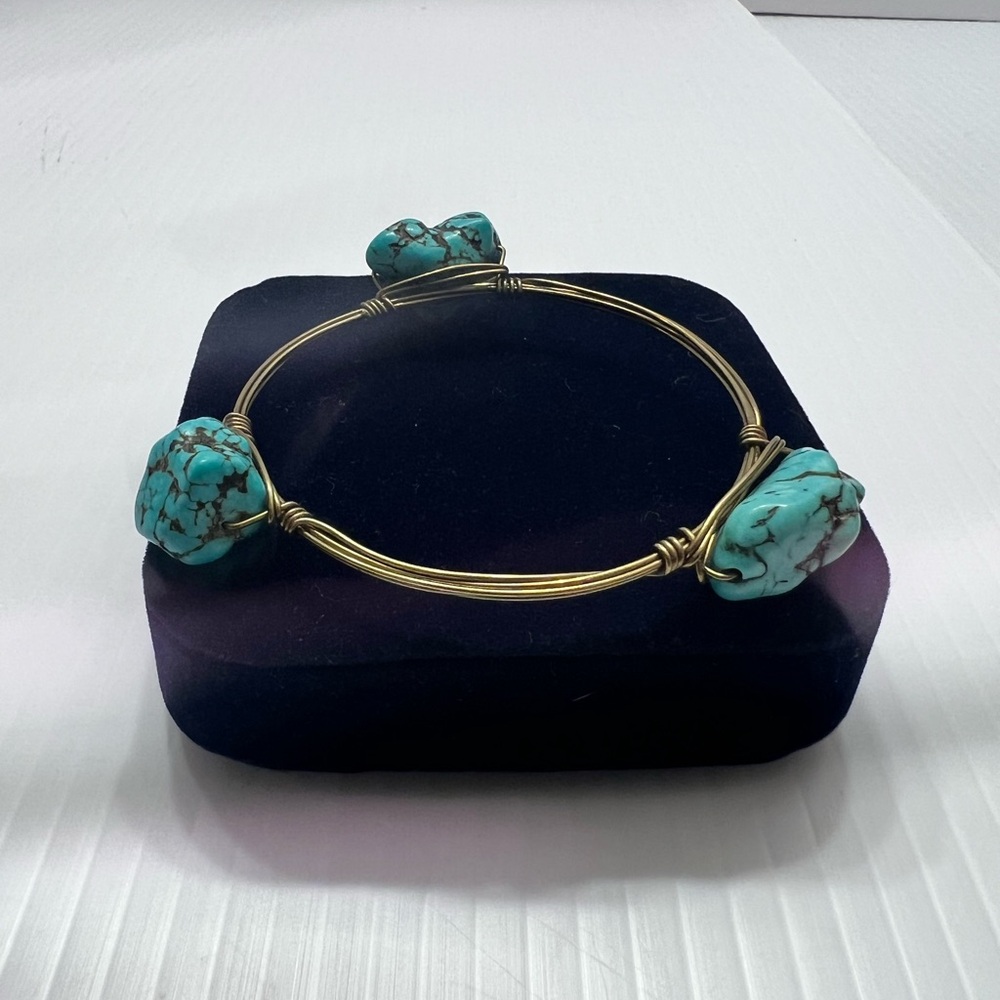 Elegant Turquoise and Wire Bracelet